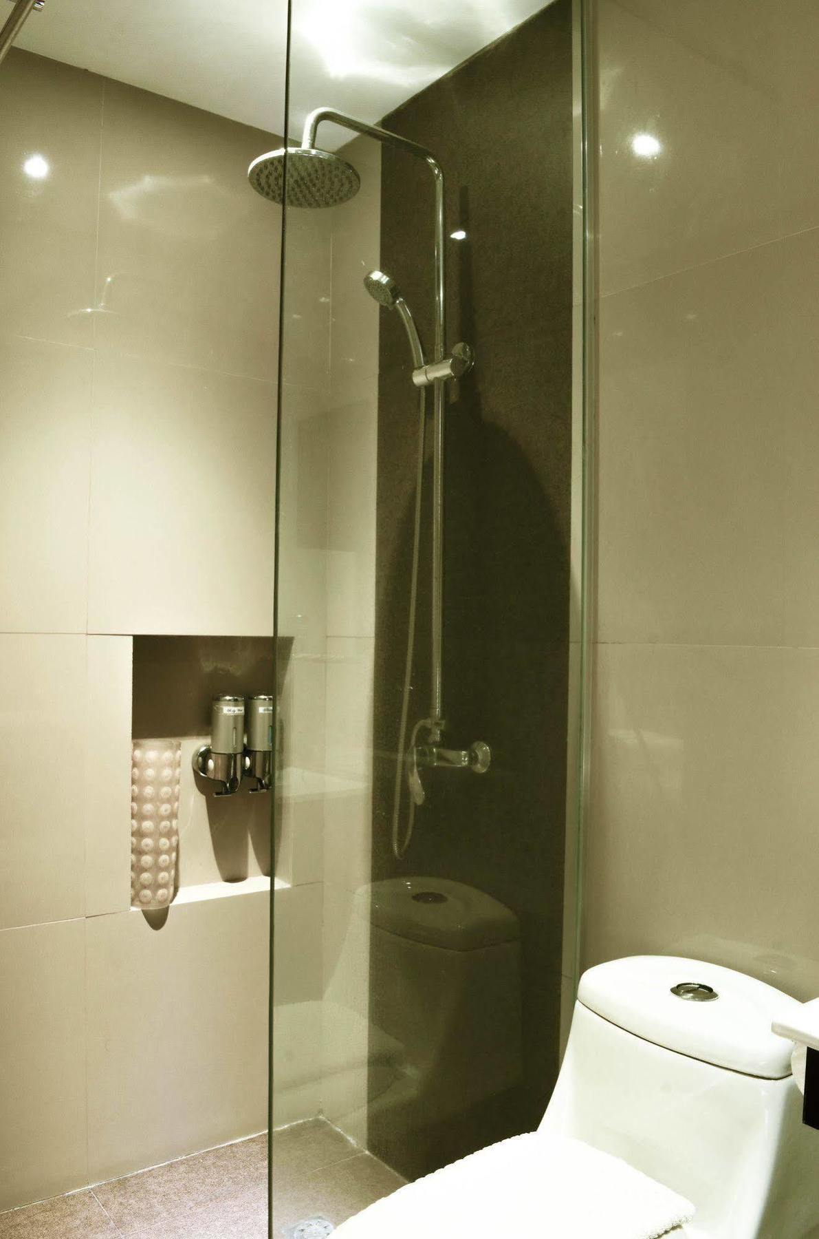 Ritz Hotel 2*